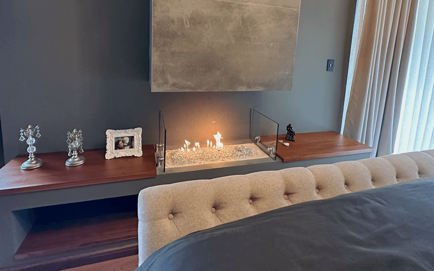 fpcr-indoor-firepit-modern-glass-room