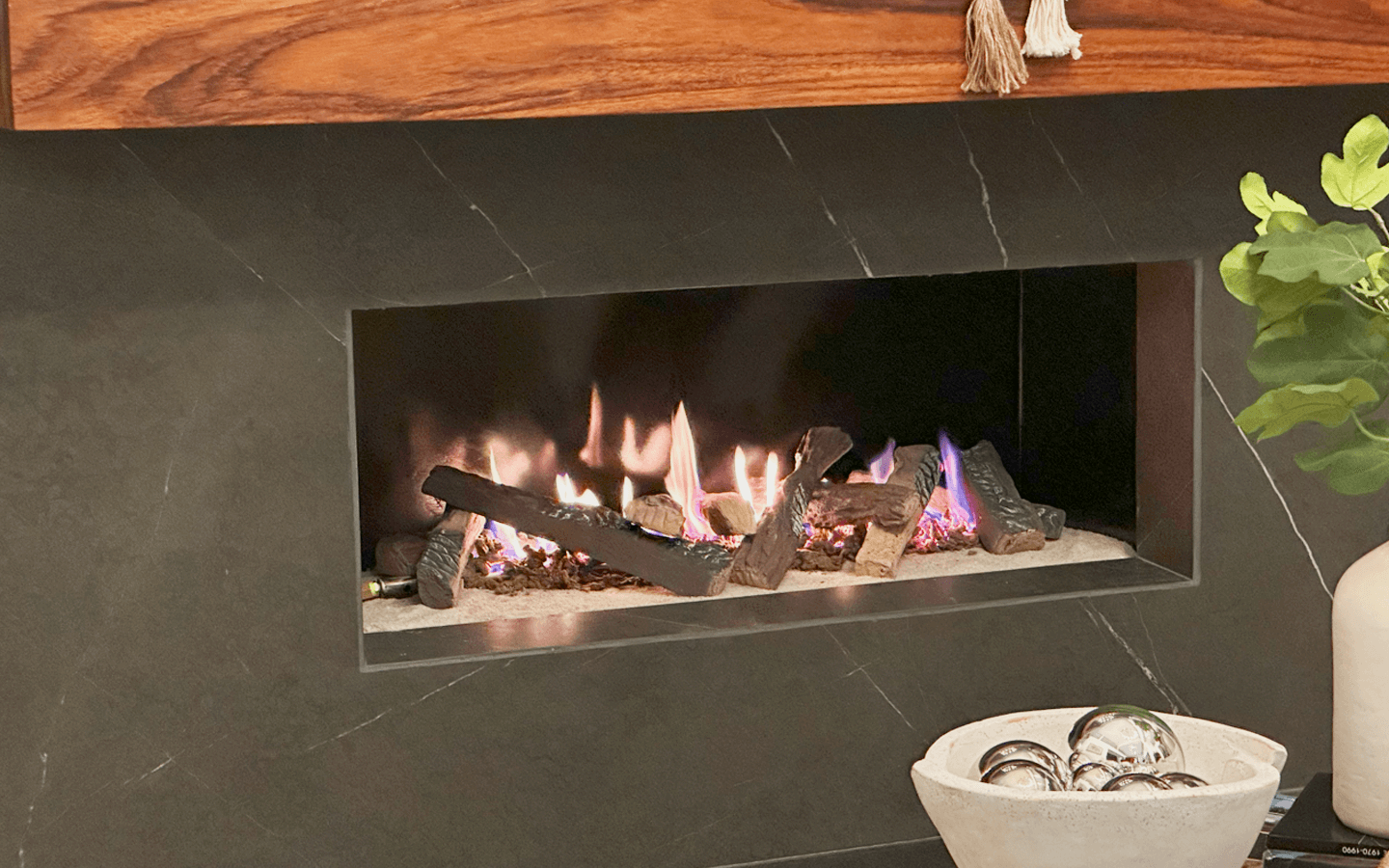fpcr-indoor-fireplace-marble-black