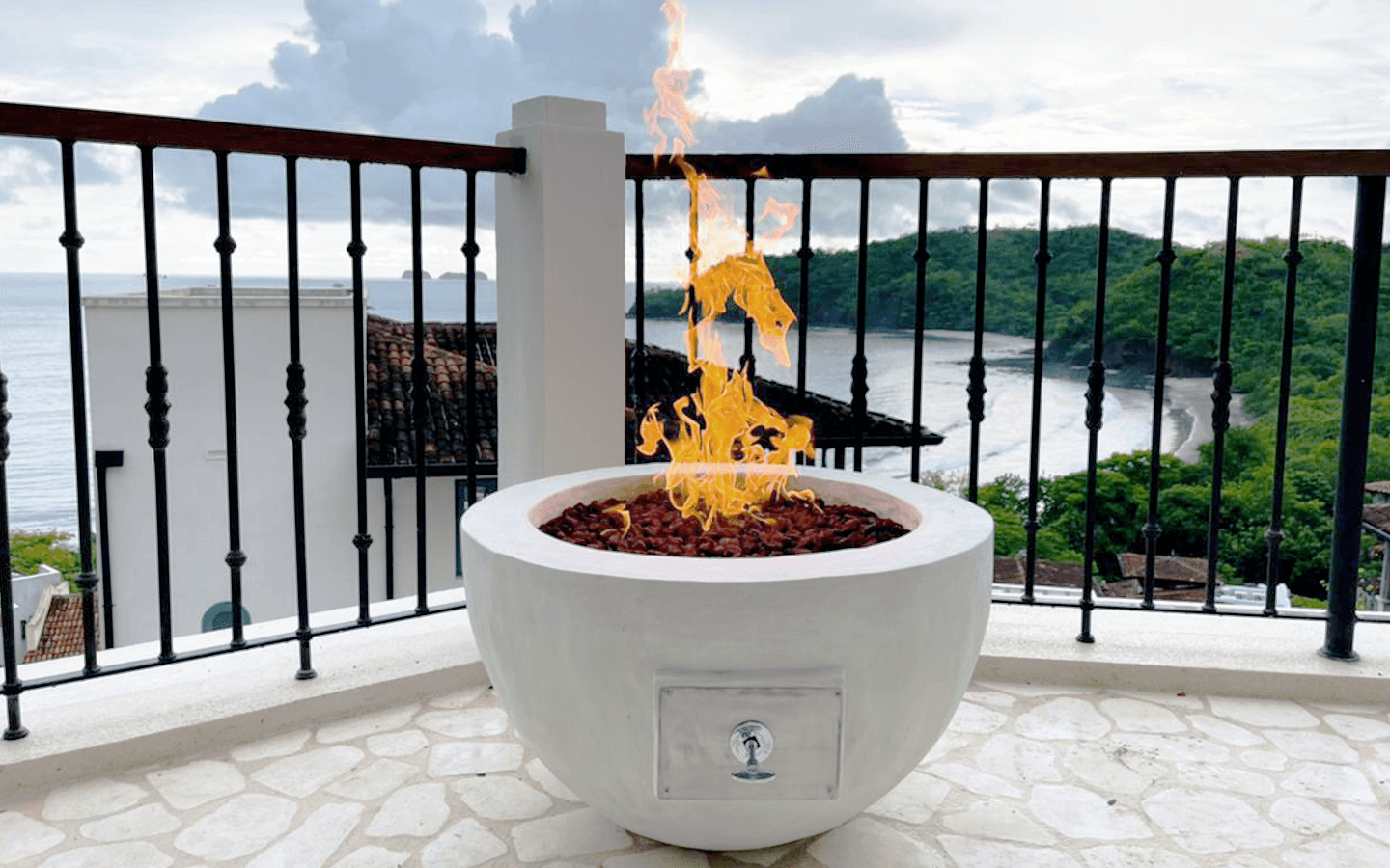 fpcr-outdoor-firepit-white-stone-circle